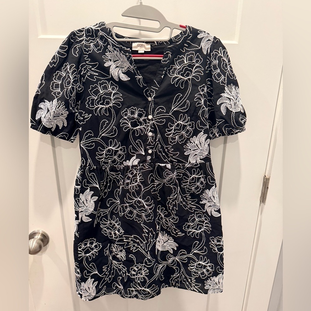 LOFT Outlet Petite SP Embroidered Floral Dress Black White Short Sleeve Cotton